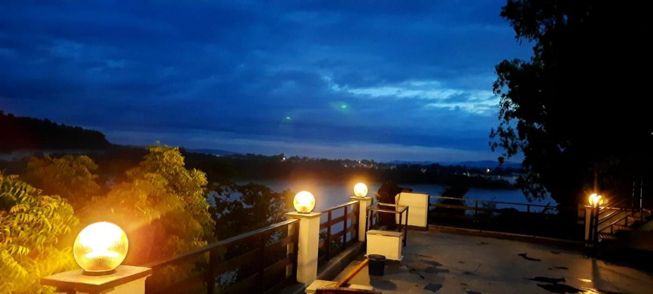 Meeram Ganga, A Heritage Stay By The Ganges At Triveni Ghat Rishīkesh 外观 照片